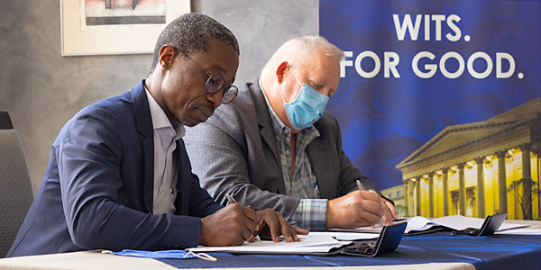 Professor Thokozani Majozi, Dean of the Faculty and Henry Gouws, Ergo's Managing Director Professor Thokozani Majozi, Dean of the Faculty and Henry Gouws, Ergo's Managing Director